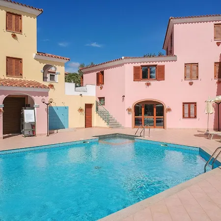 With Shared Pool * Cala Liberotto