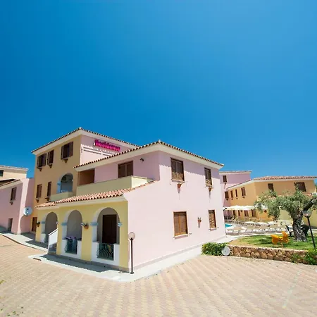 Apartamento With Shared Pool