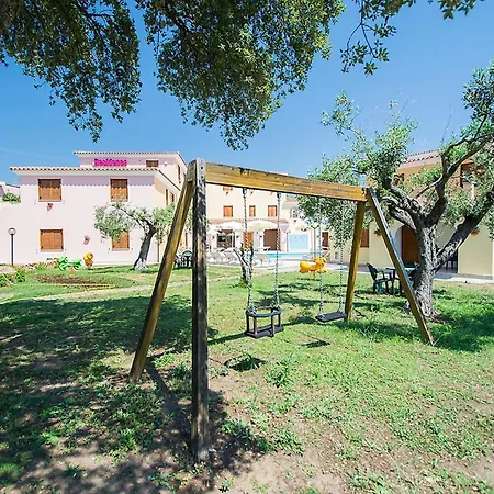 Apartamento With Shared Pool