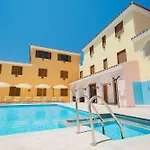 With Shared Pool Appartement *