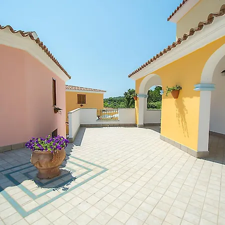 Appartamento With Shared Pool *