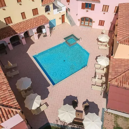 With Shared Pool * Cala Liberotto